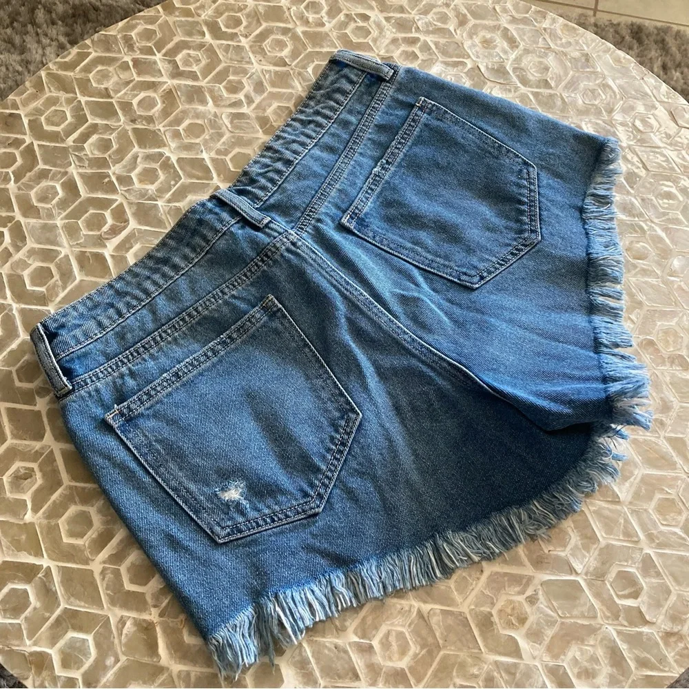 NEW!  Cello hi-rise destroy shorts - Picture 4 of 6